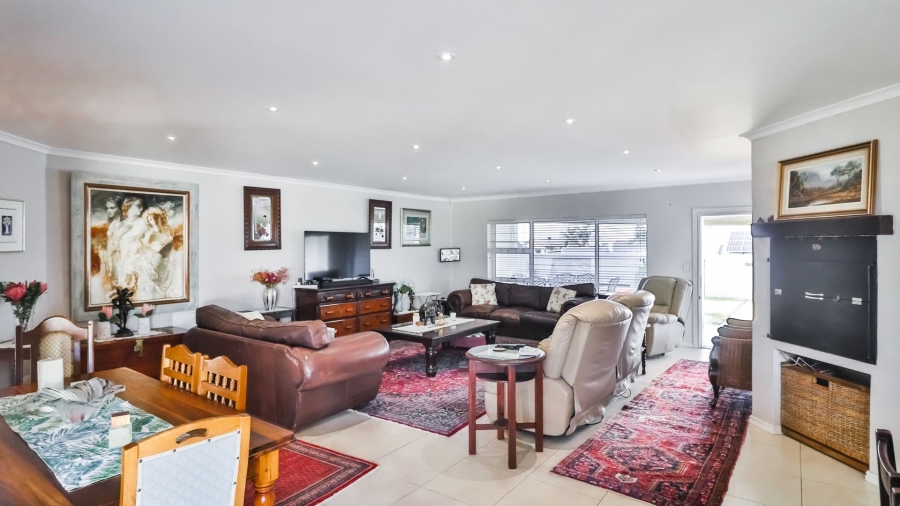 3 Bedroom Property for Sale in Stilbaai Wes Western Cape
